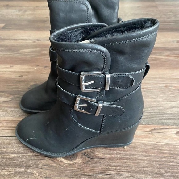 Steve Madden Sz 6‎ winter calf buckle wedge heel boots NWT - Picture 3 of 6